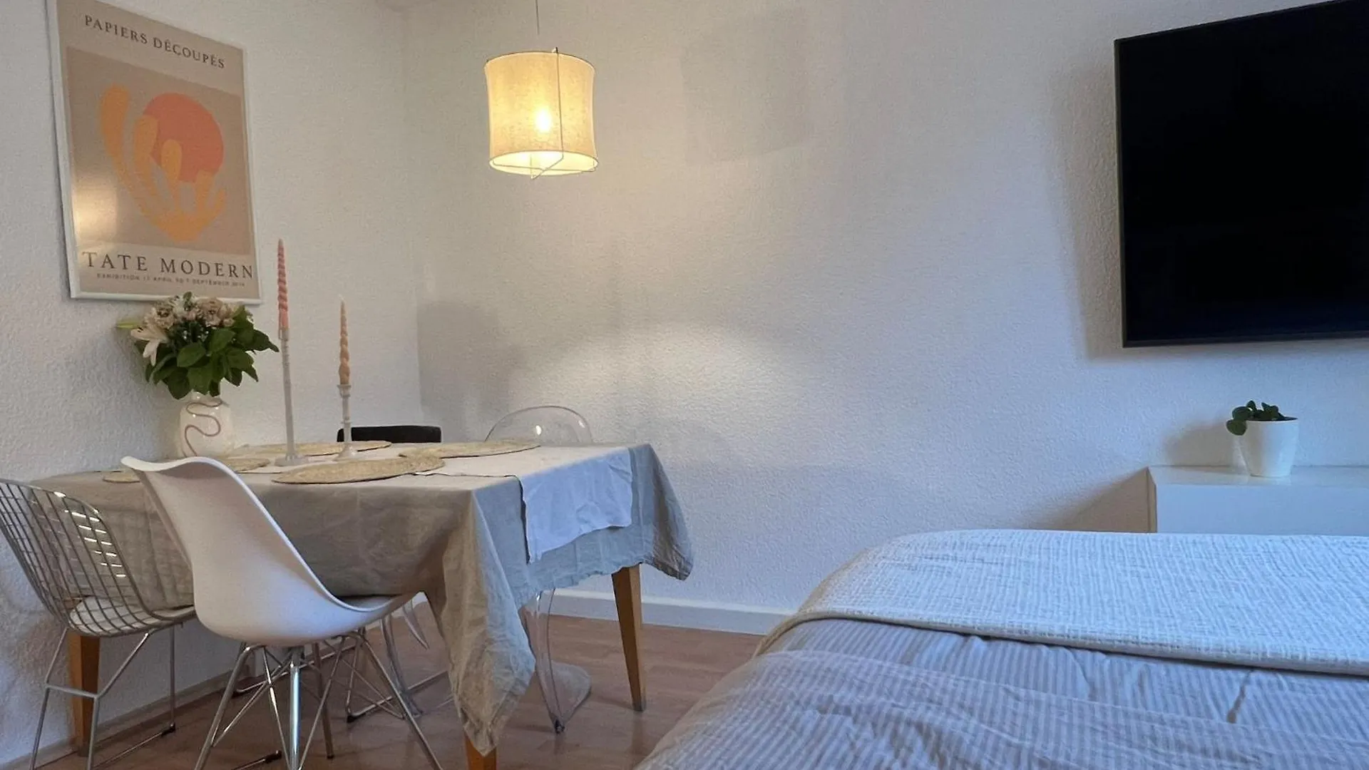 Apartment Wunderschoene 3 Zimmer Wohnung Mitten In Schwabing Munich