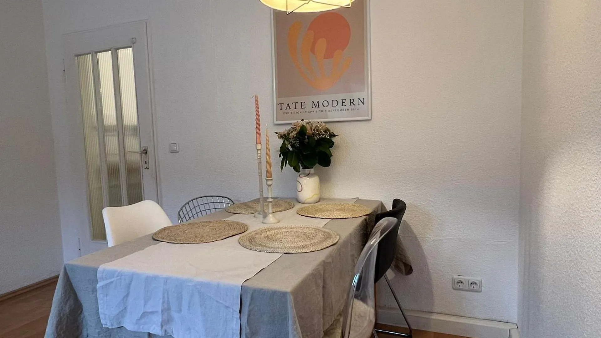 Apartment Wunderschoene 3 Zimmer Wohnung Mitten In Schwabing Munich Germany
